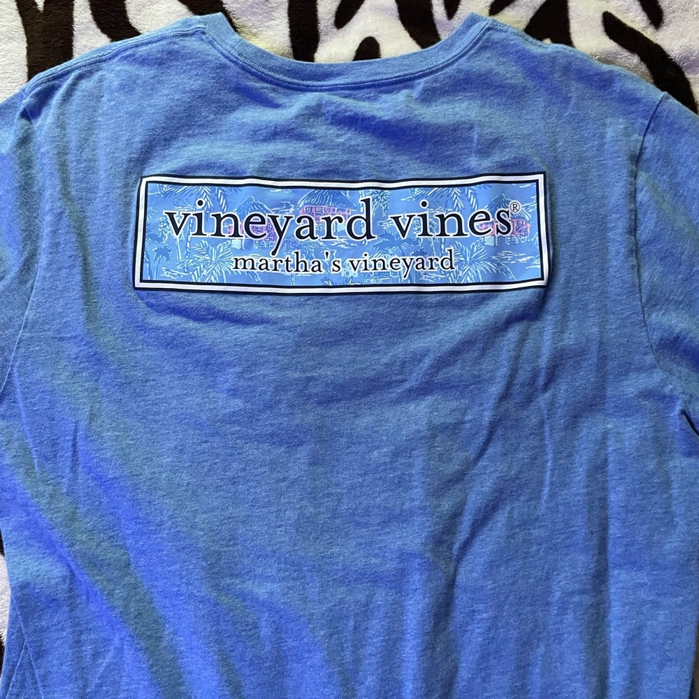 Men’s Medium Vineyard Vines T-Shirt